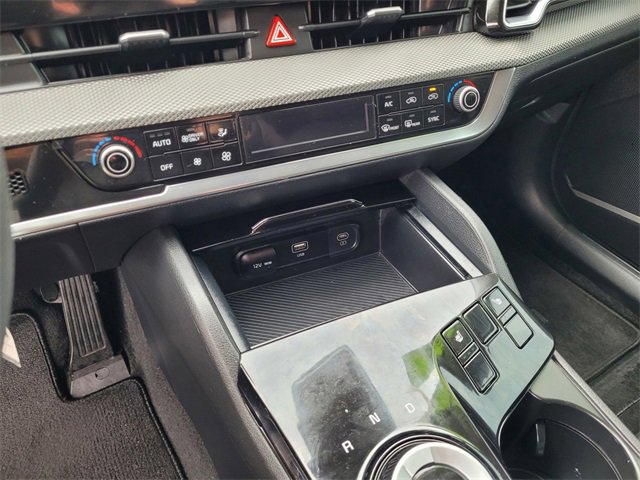 Used 2023 Kia Sportage LX image 17