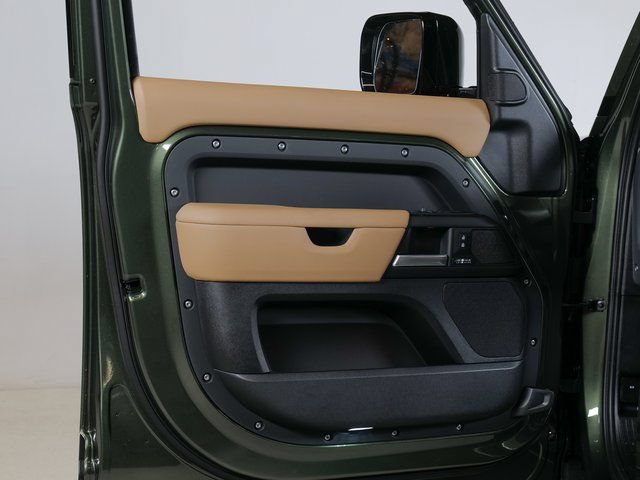 New 2026 Land Rover Defender 110 X-Dynamic SE AWD/4WD image 25