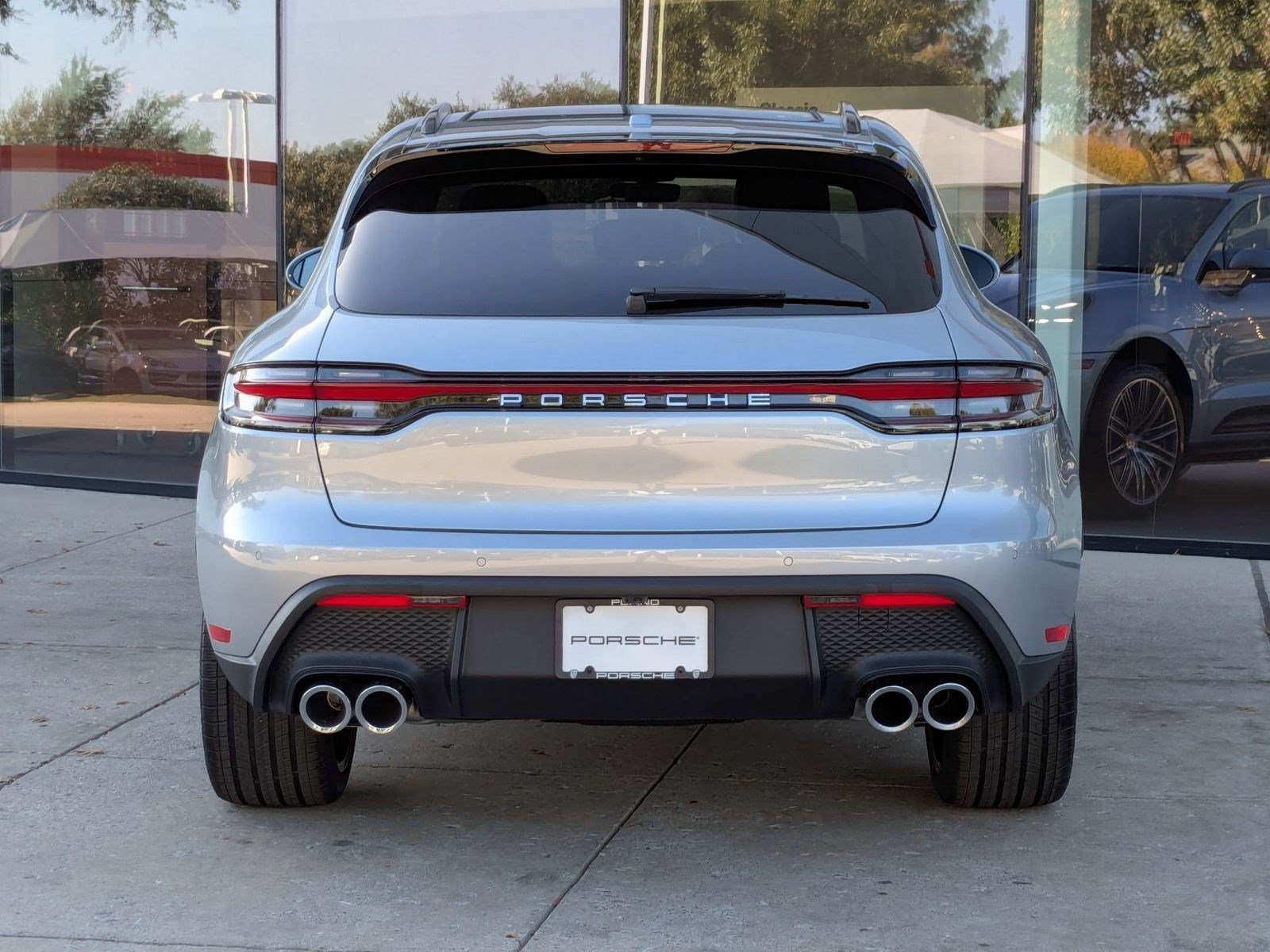 Certified 2026 Porsche Macan AWD/4WD image 10