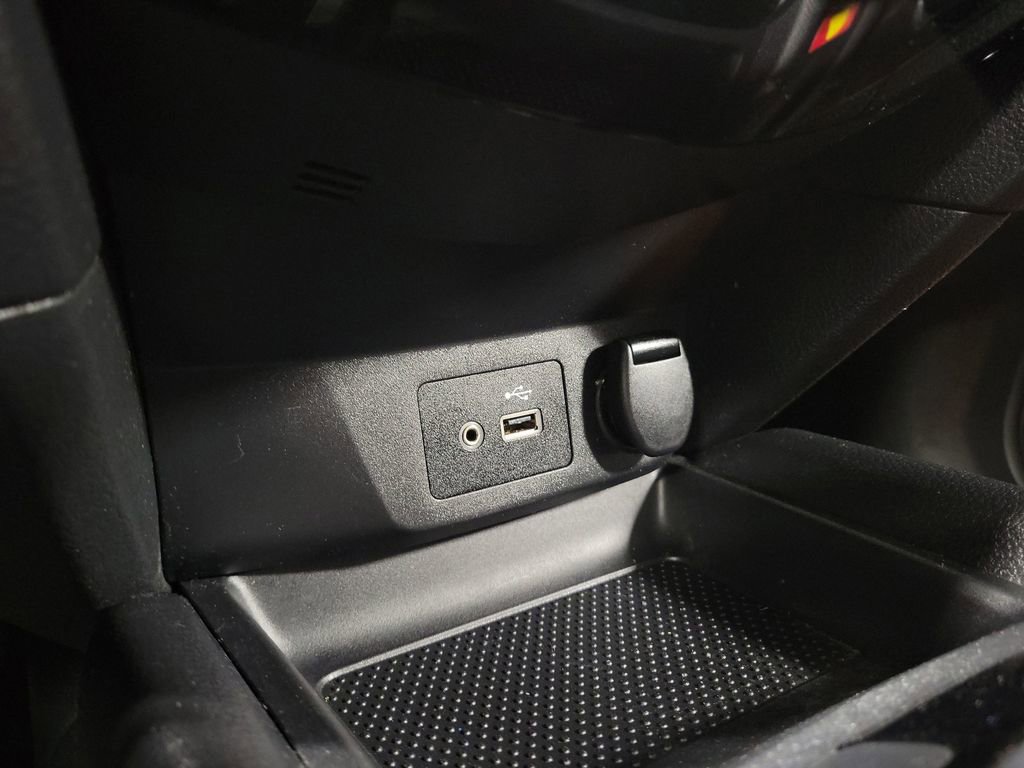 Used 2018 Nissan Rogue SV w/ Premium Package image 18