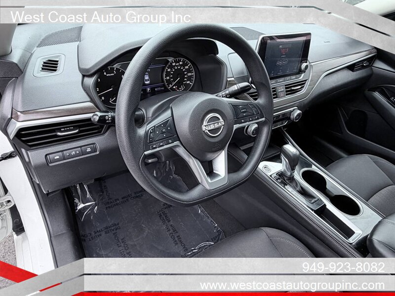 Used 2023 Nissan Altima 2.5 SV FWD image 6