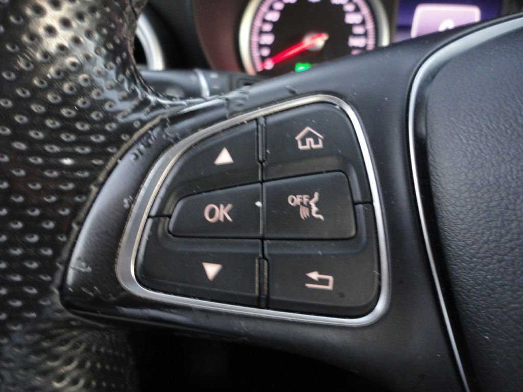 Used 2016 Mercedes-Benz GLC 300 4MATIC image 17