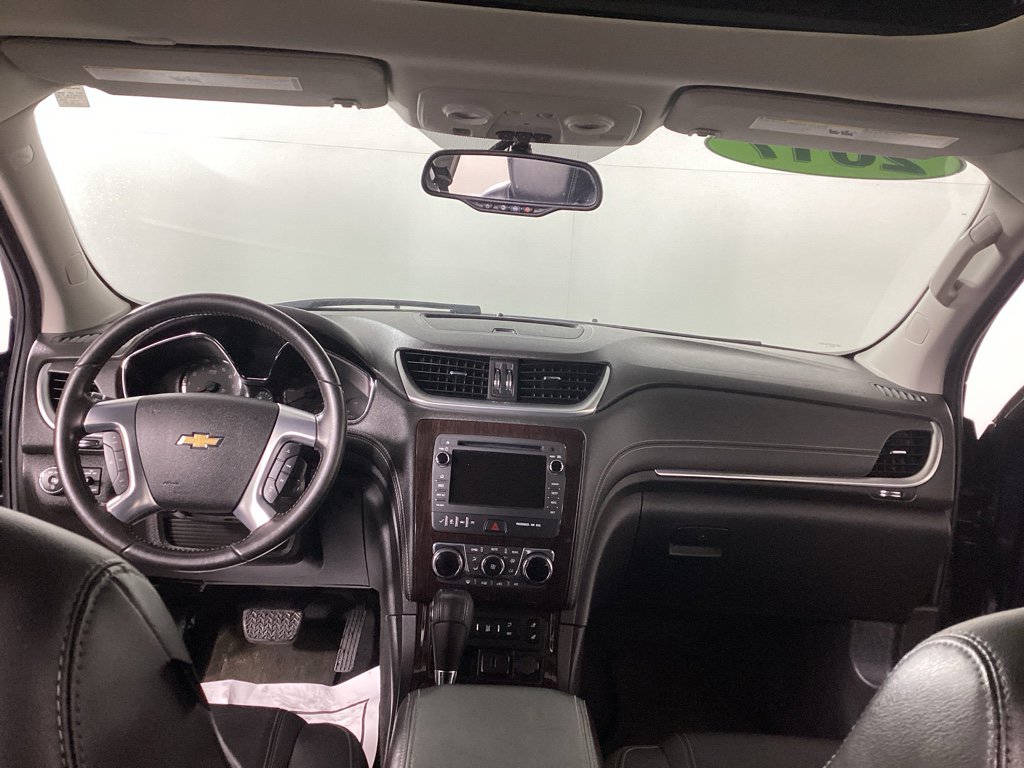 Used 2017 Chevrolet Traverse LT image 16