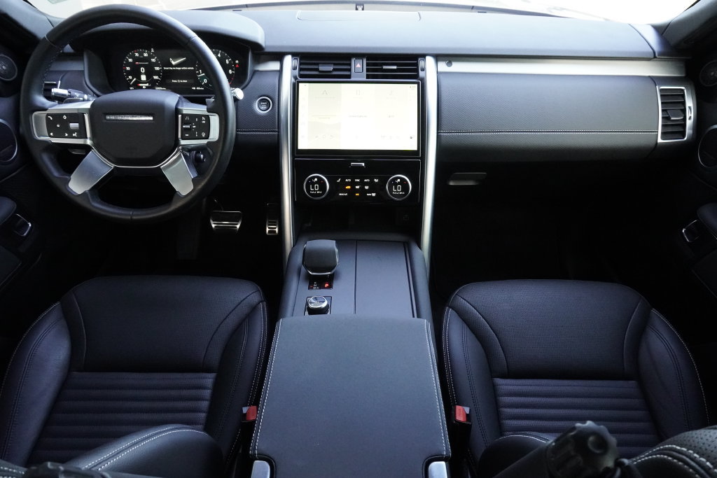 Used 2021 Land Rover Discovery S R-Dynamic AWD/4WD image 9