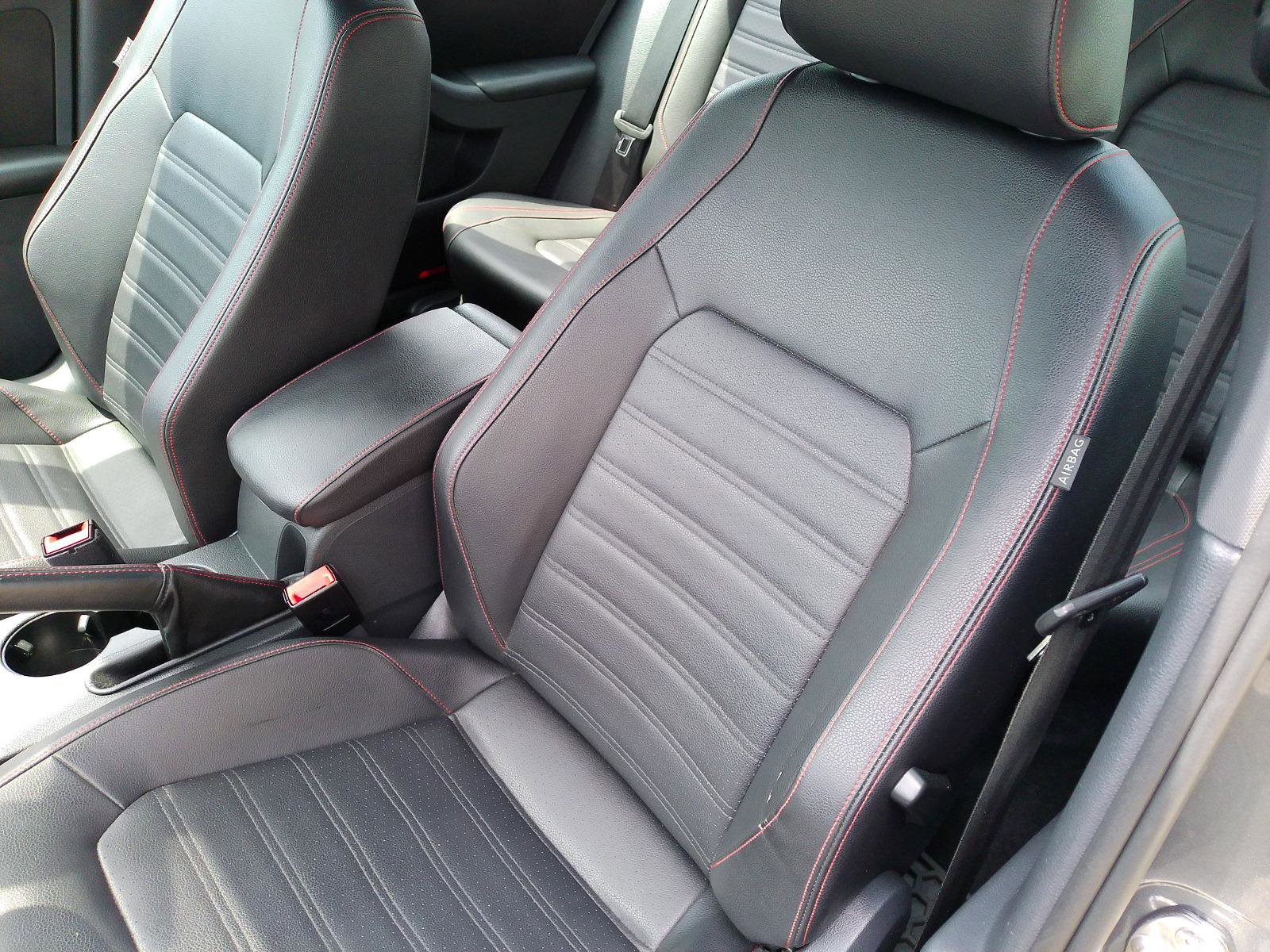Used 2017 Volkswagen Jetta GLI FWD image 14