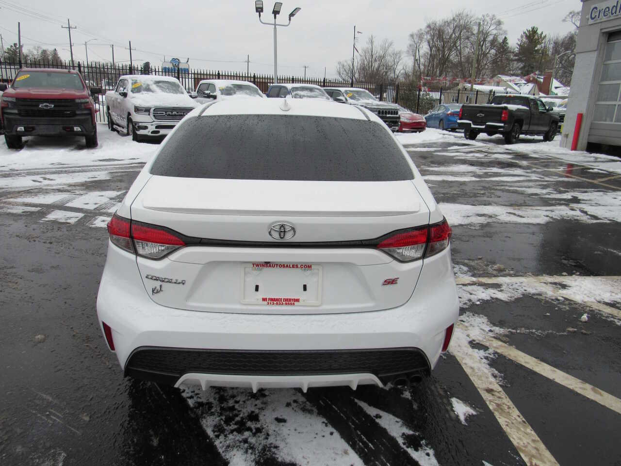 Used 2021 Toyota Corolla SE w/ Carpet Mat Package (TMS) FWD image 6