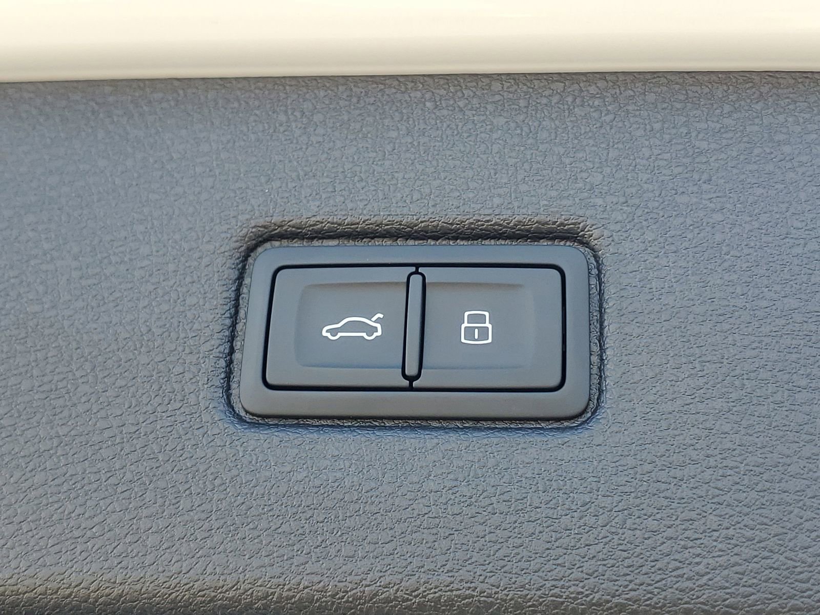 New 2026 Audi SQ7 Premium Plus image 9