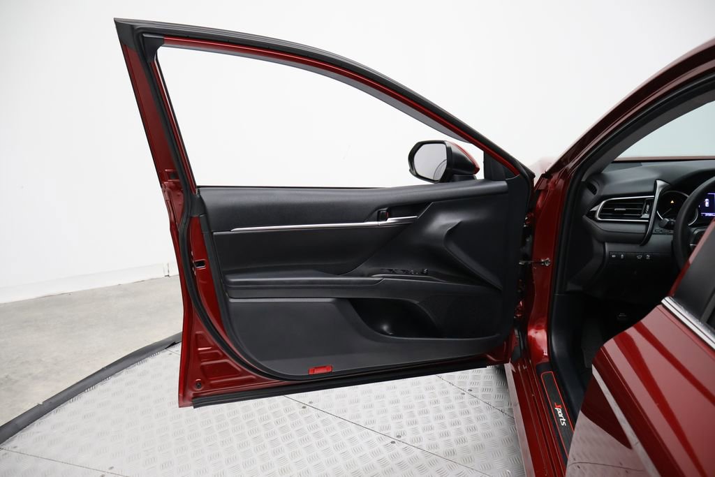 Used 2022 Toyota Camry LE image 16