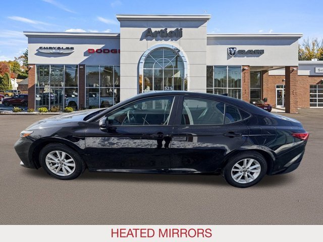 Used 2025 Toyota Camry LE image 4