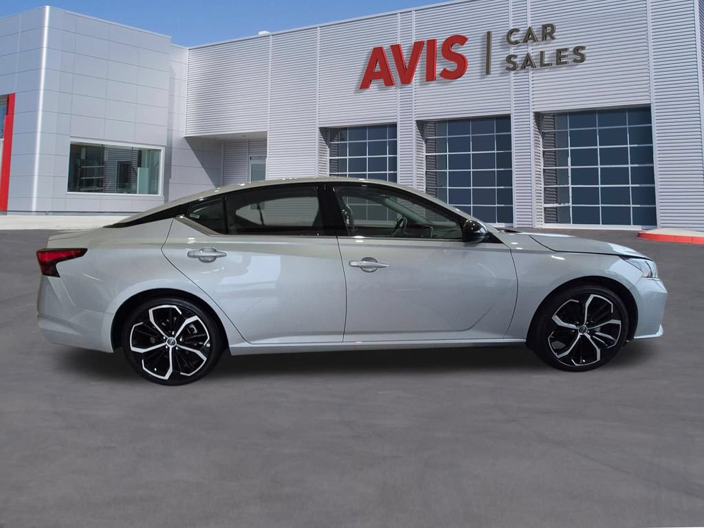 Used 2025 Nissan Altima 2.5 SR FWD image 5