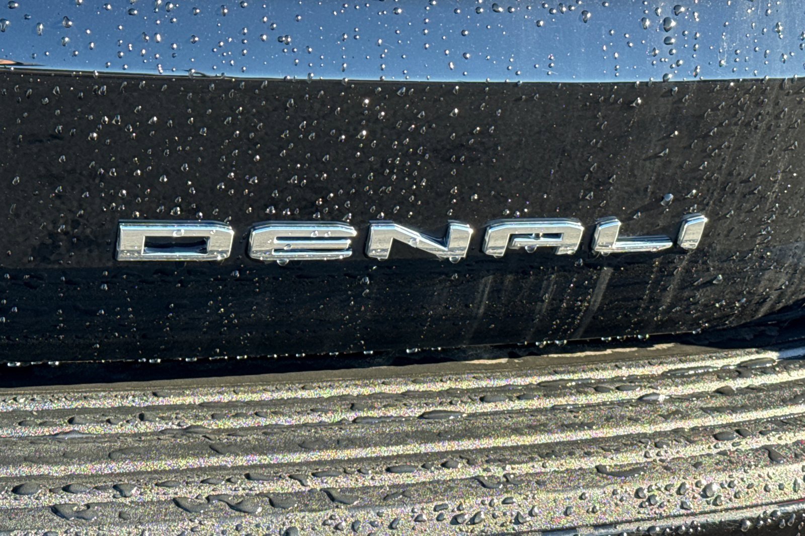 Used 2024 GMC Yukon XL Denali w/ Denali Reserve Package image 39