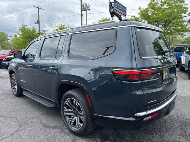Used 2023 Jeep Wagoneer 4WD w/ Premium Group I image 18