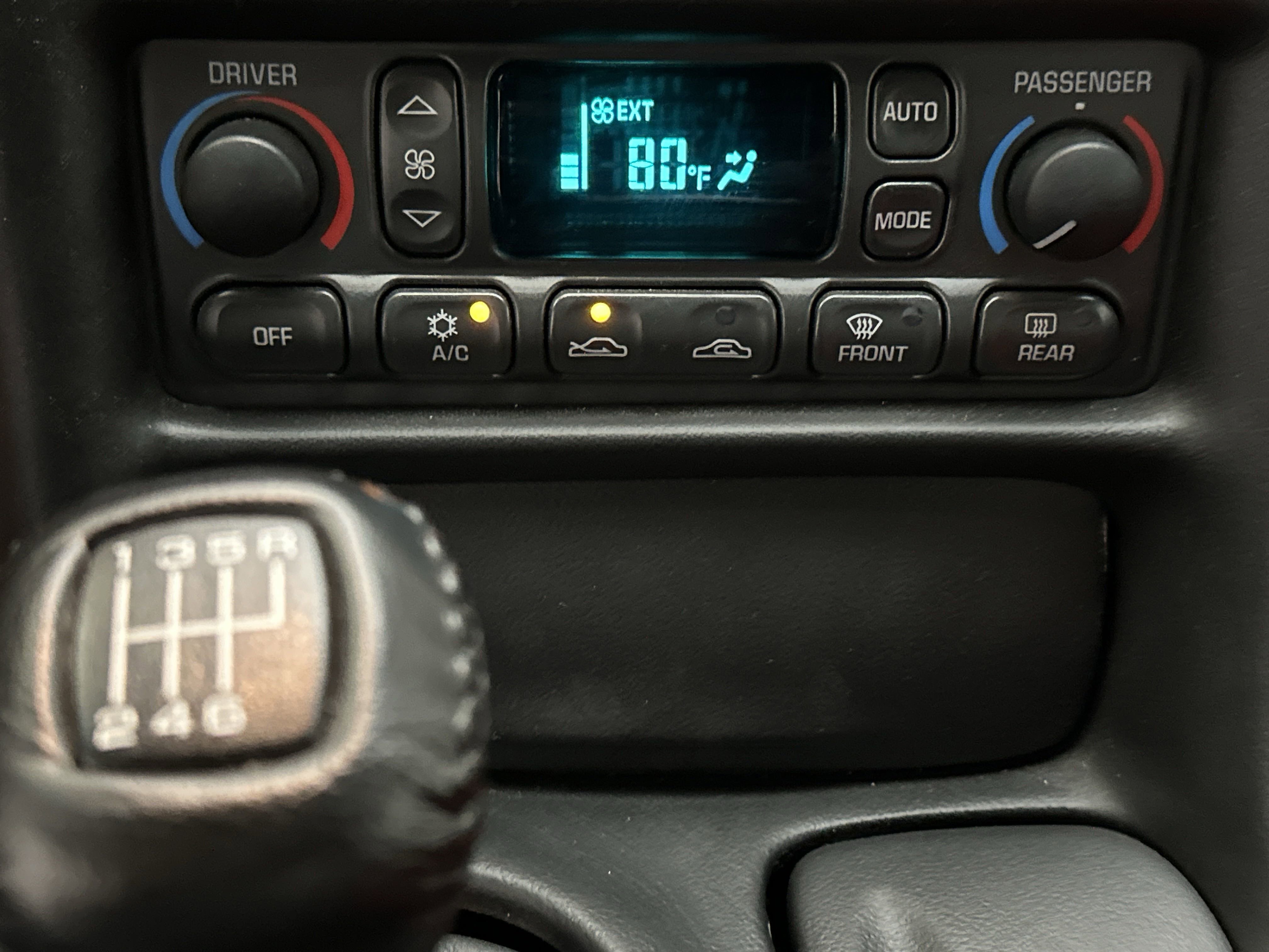 Used 2001 Chevrolet Corvette Z06 w/ Memory Pkg image 25