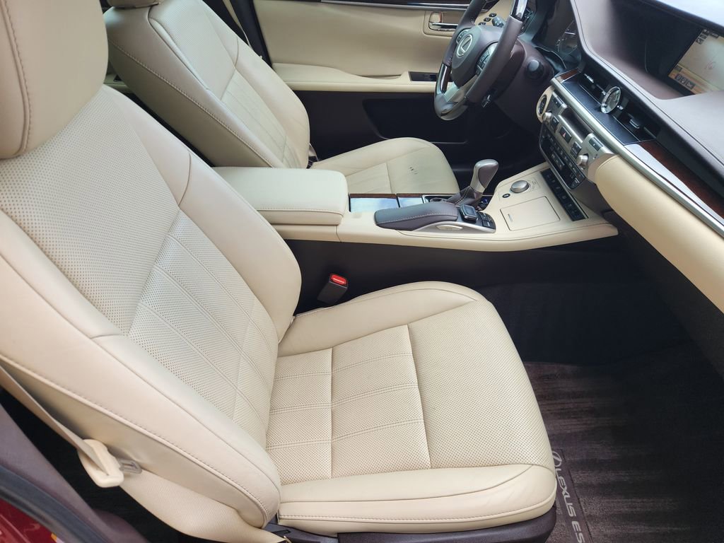 Used 2016 Lexus ES 350 w/ Luxury Package w/Wood Trim FWD image 14