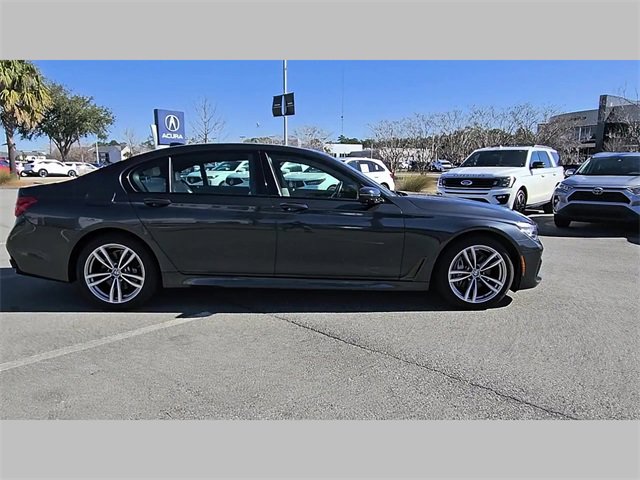 Used 2017 BMW 740i image 28