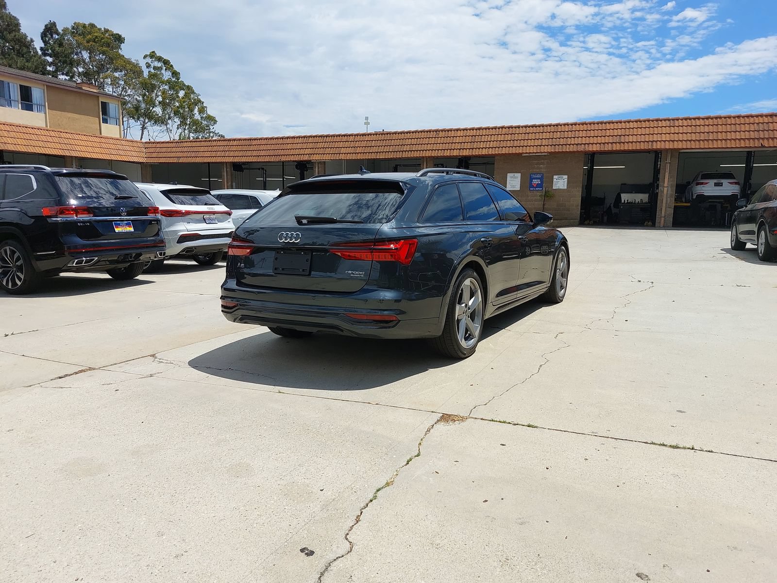 Used 2023 Audi A6 3.0T allroad Prestige w/ Prestige Package AWD/4WD image 3