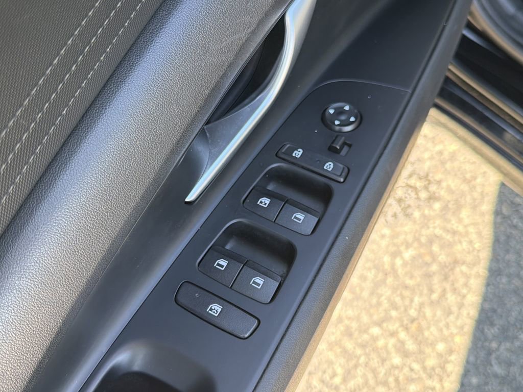 Used 2023 Hyundai Elantra SEL image 22