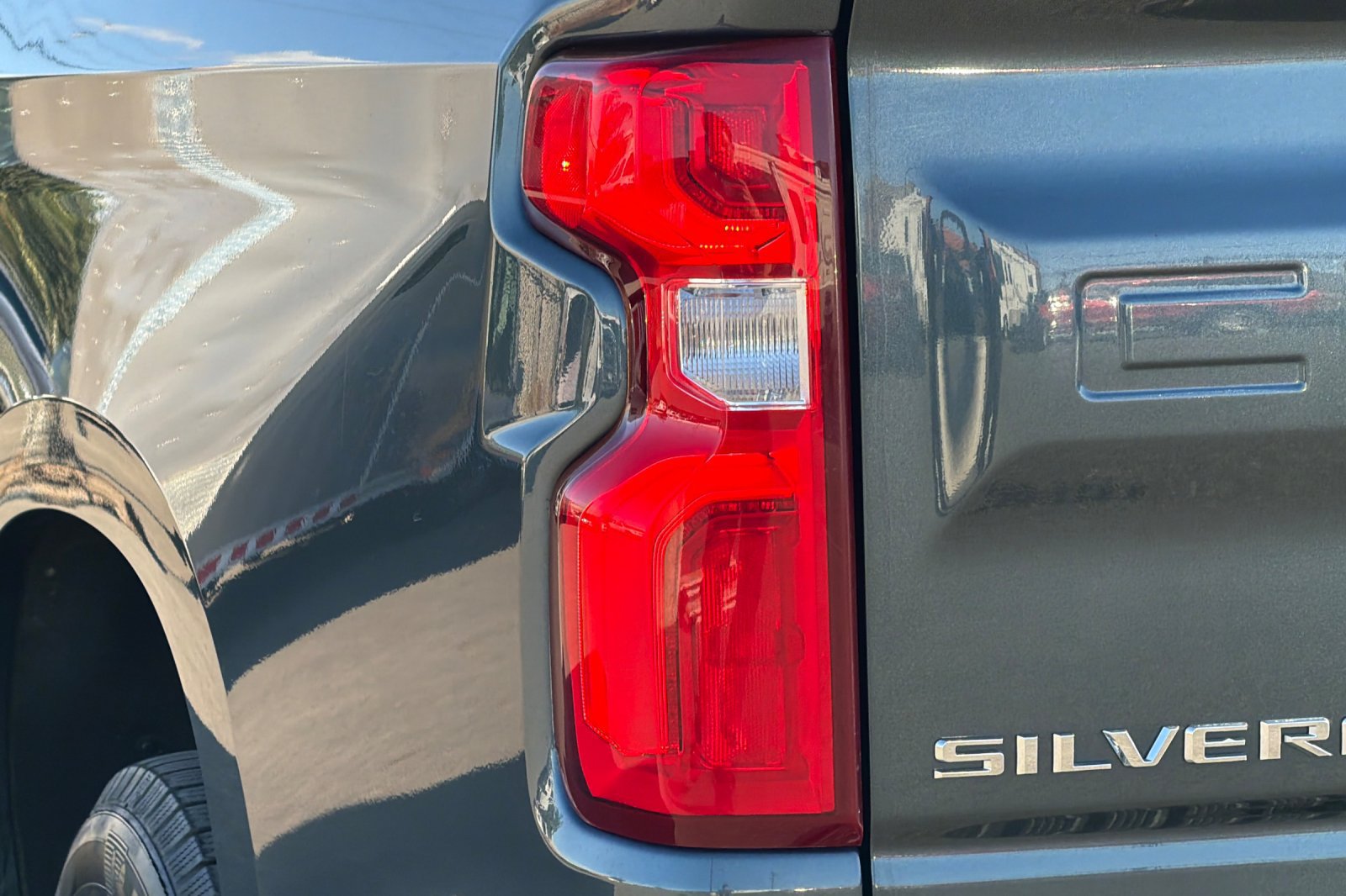 Used 2020 Chevrolet Silverado 1500 LTZ w/ LTZ Plus Package AWD/4WD image 42