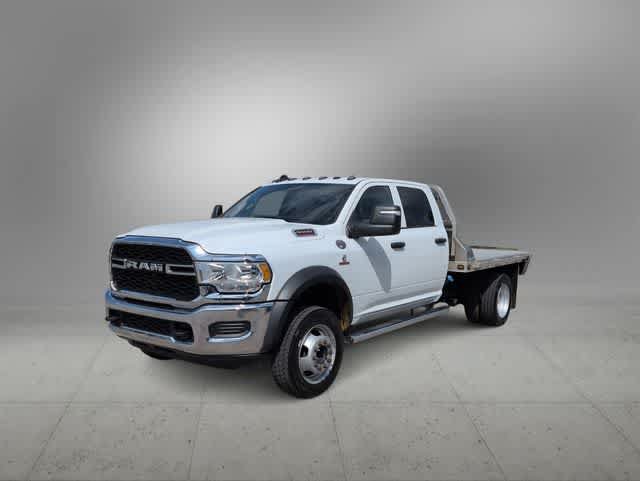 Used 2024 RAM 5500 Tradesman w/ Chrome Appearance Group AWD/4WD image 4