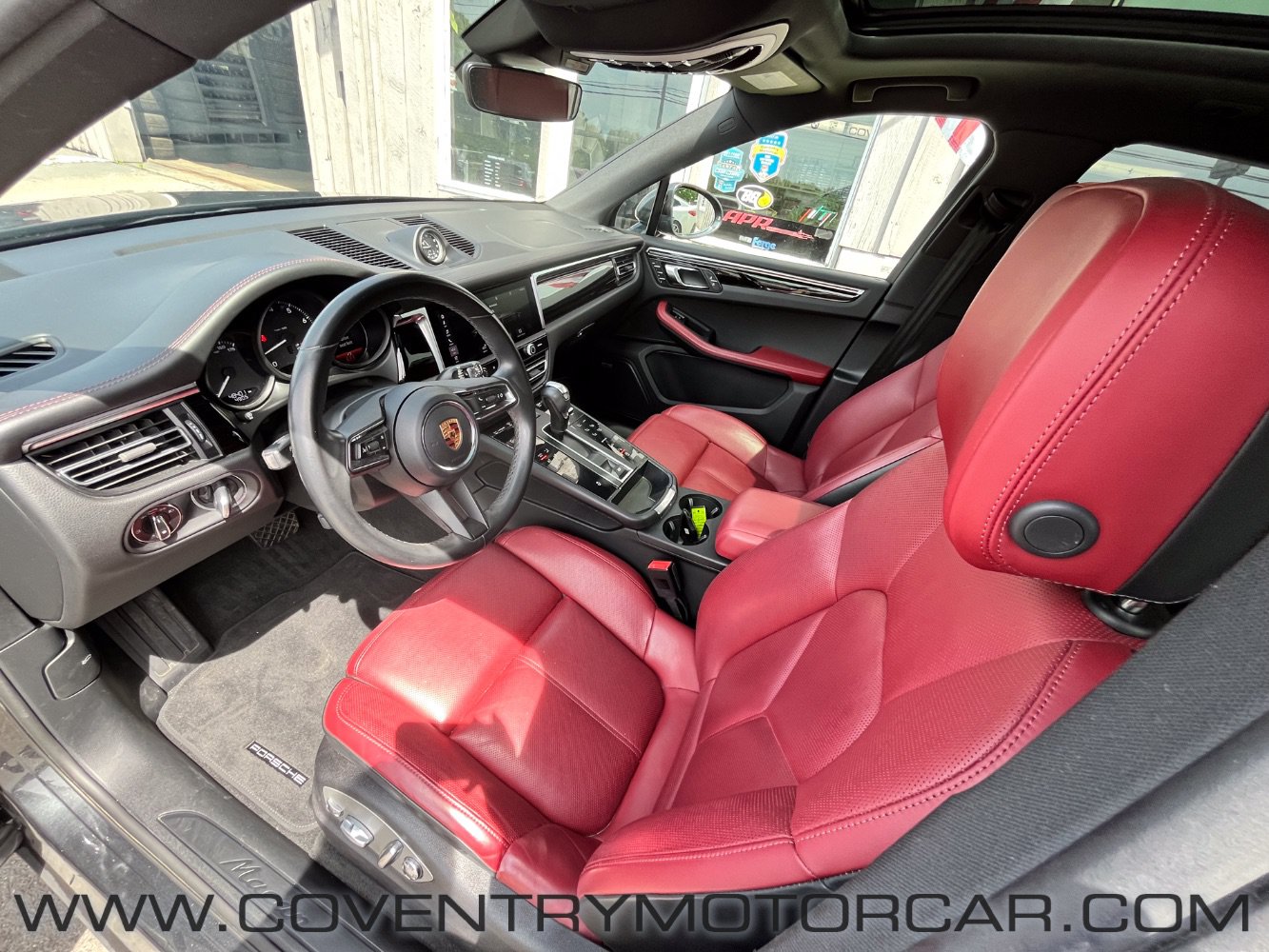 Used 2022 Porsche Macan AWD/4WD image 27