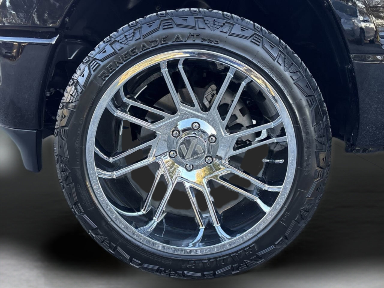 Used 2023 RAM 1500 Laramie image 36