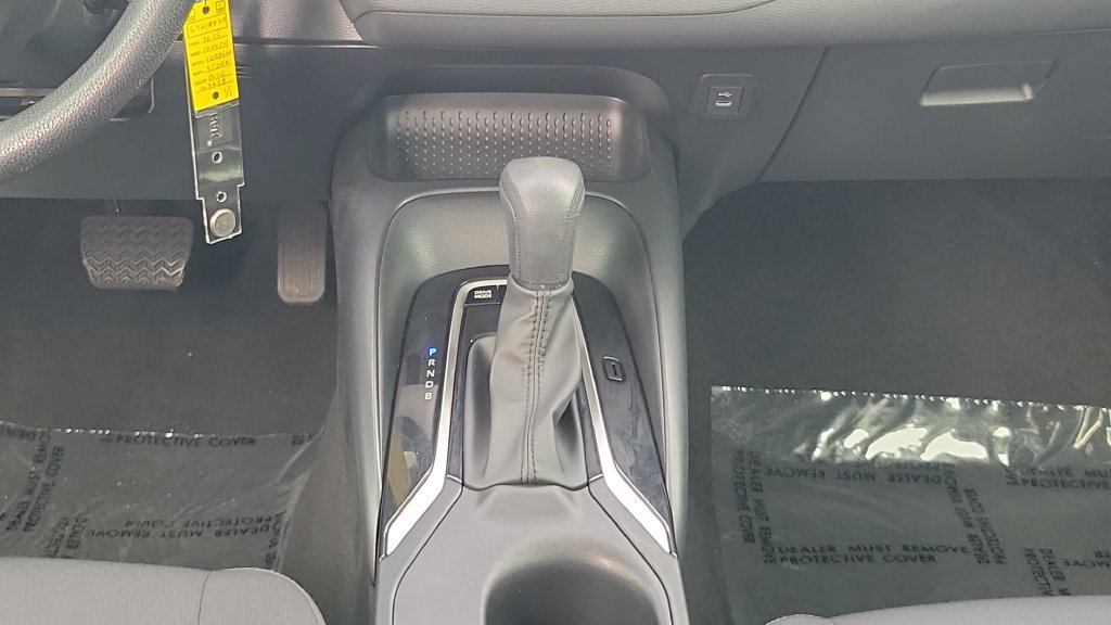 Used 2025 Toyota Corolla LE FWD image 14