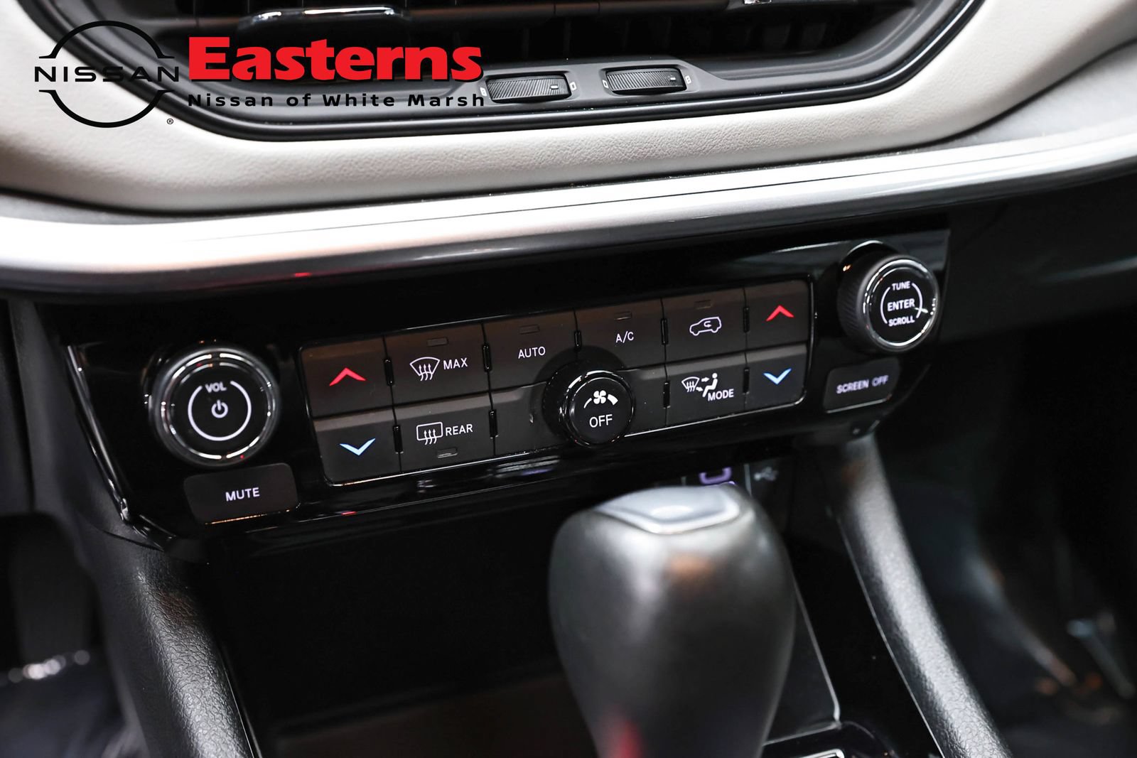 Used 2025 Jeep Compass Limited AWD/4WD image 19