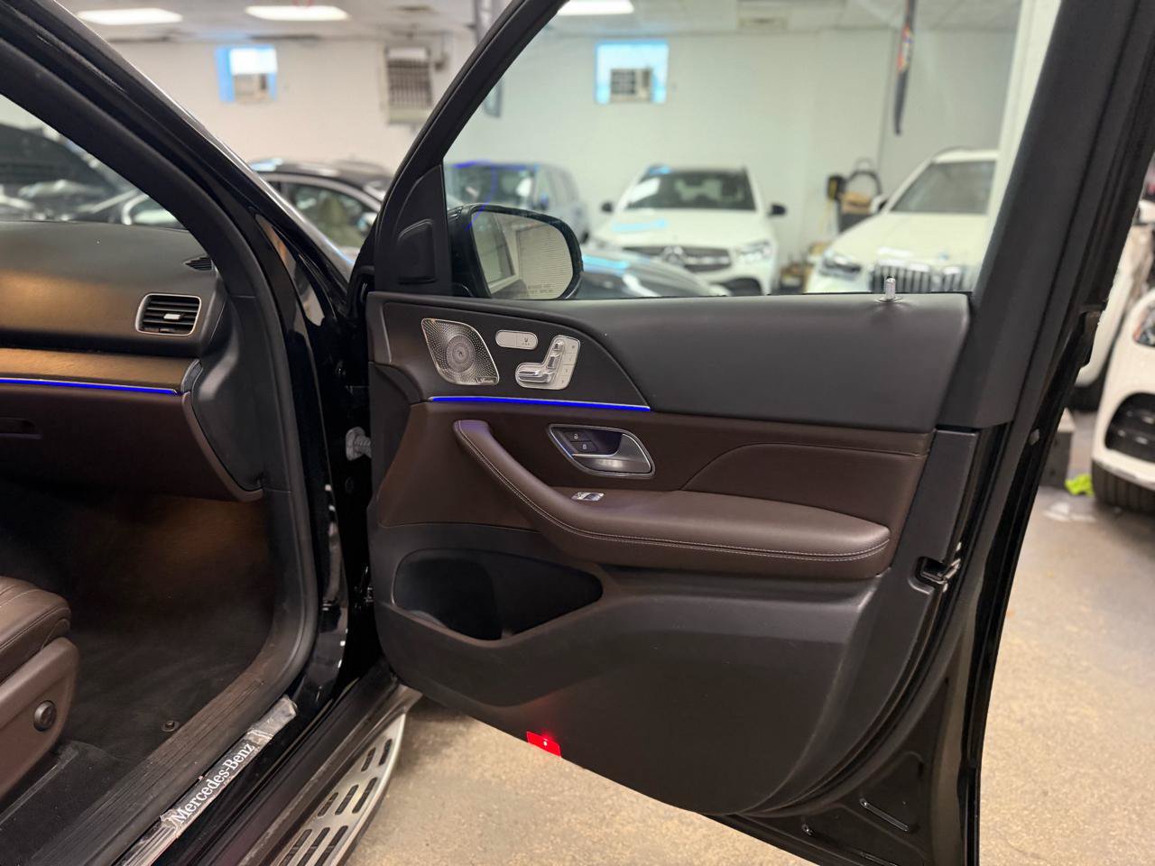 Used 2022 Mercedes-Benz GLE 350 4MATIC w/ AMG Line Exterior image 25