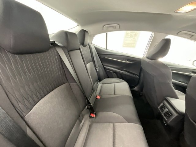 Used 2025 Toyota Camry SE image 14