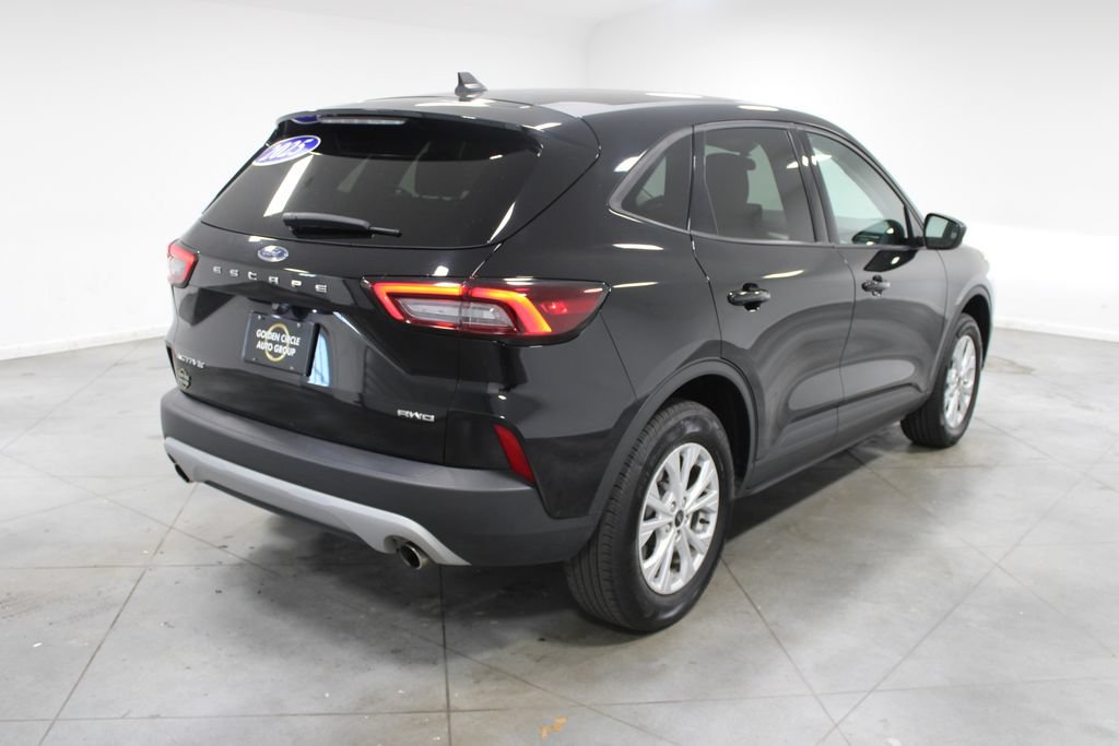 Used 2025 Ford Escape Active AWD/4WD image 9