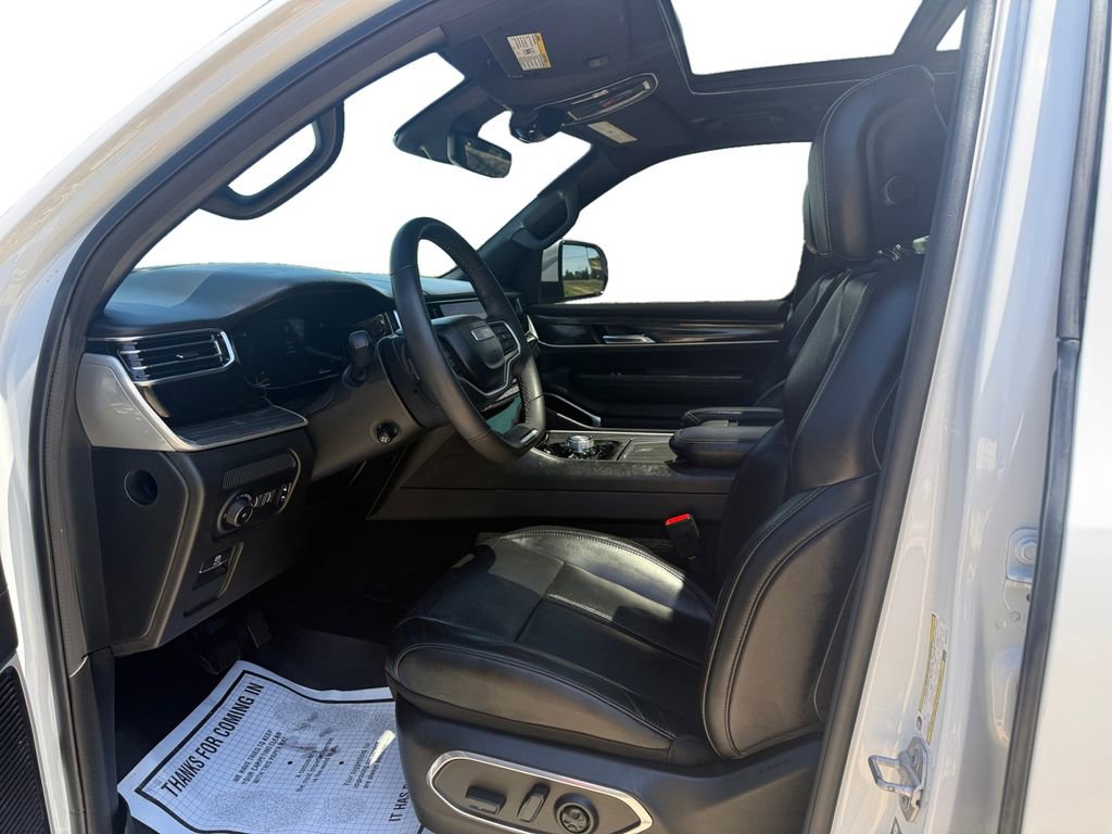 Used 2022 Jeep Wagoneer Series III w/ Premium Group I AWD/4WD image 9