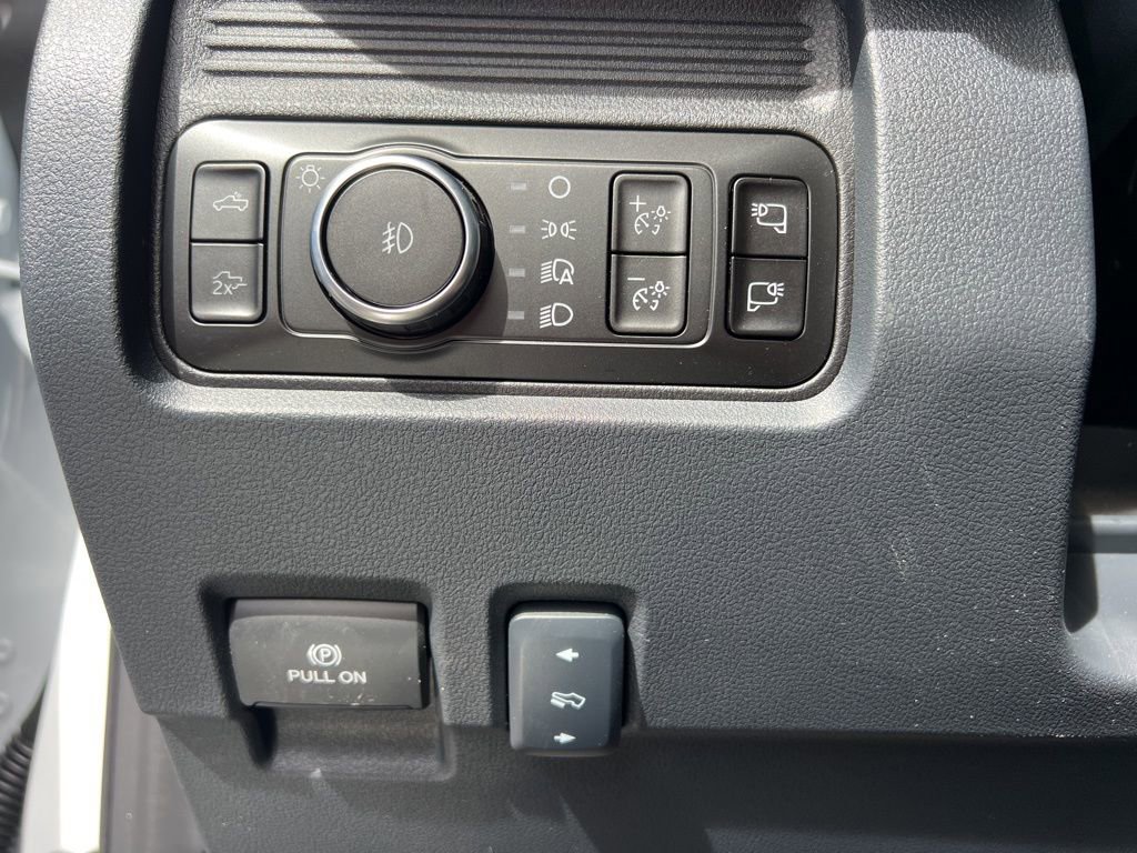 New 2026 Ford F250 Lariat w/ Chrome Package image 15