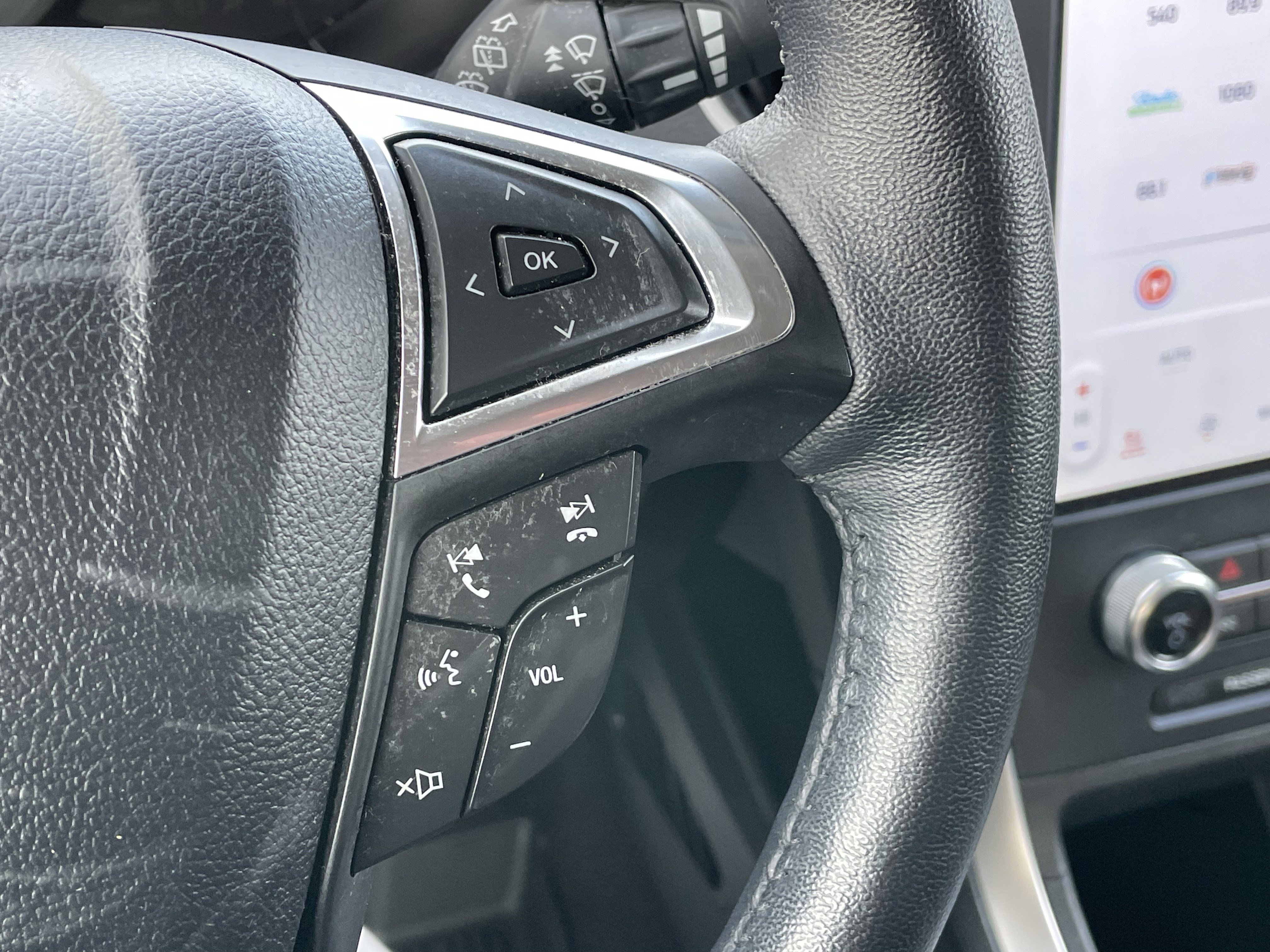 Used 2024 Ford Edge SEL w/ Convenience Package image 20