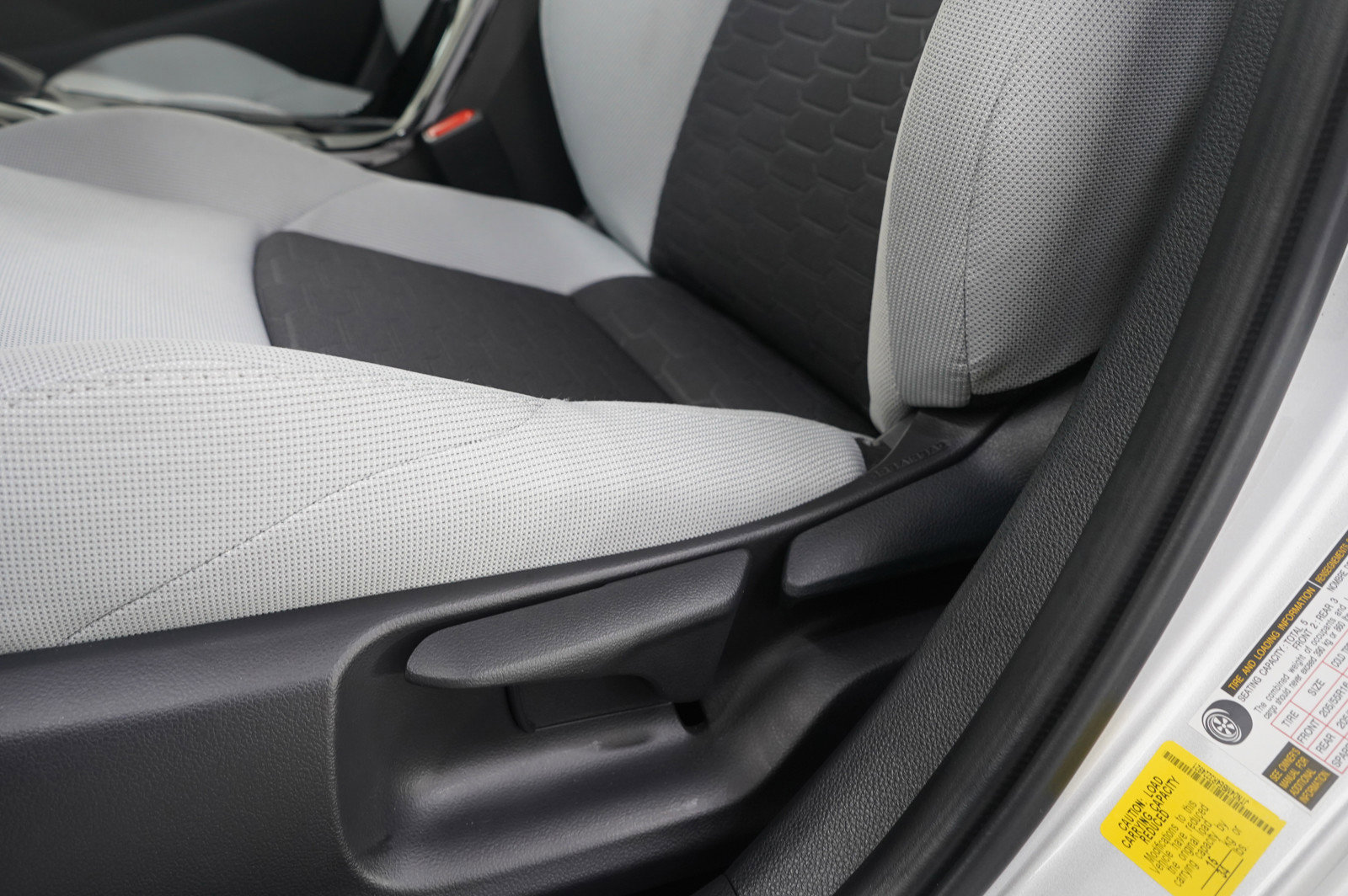 Used 2024 Toyota Corolla SE w/ SE Package image 20