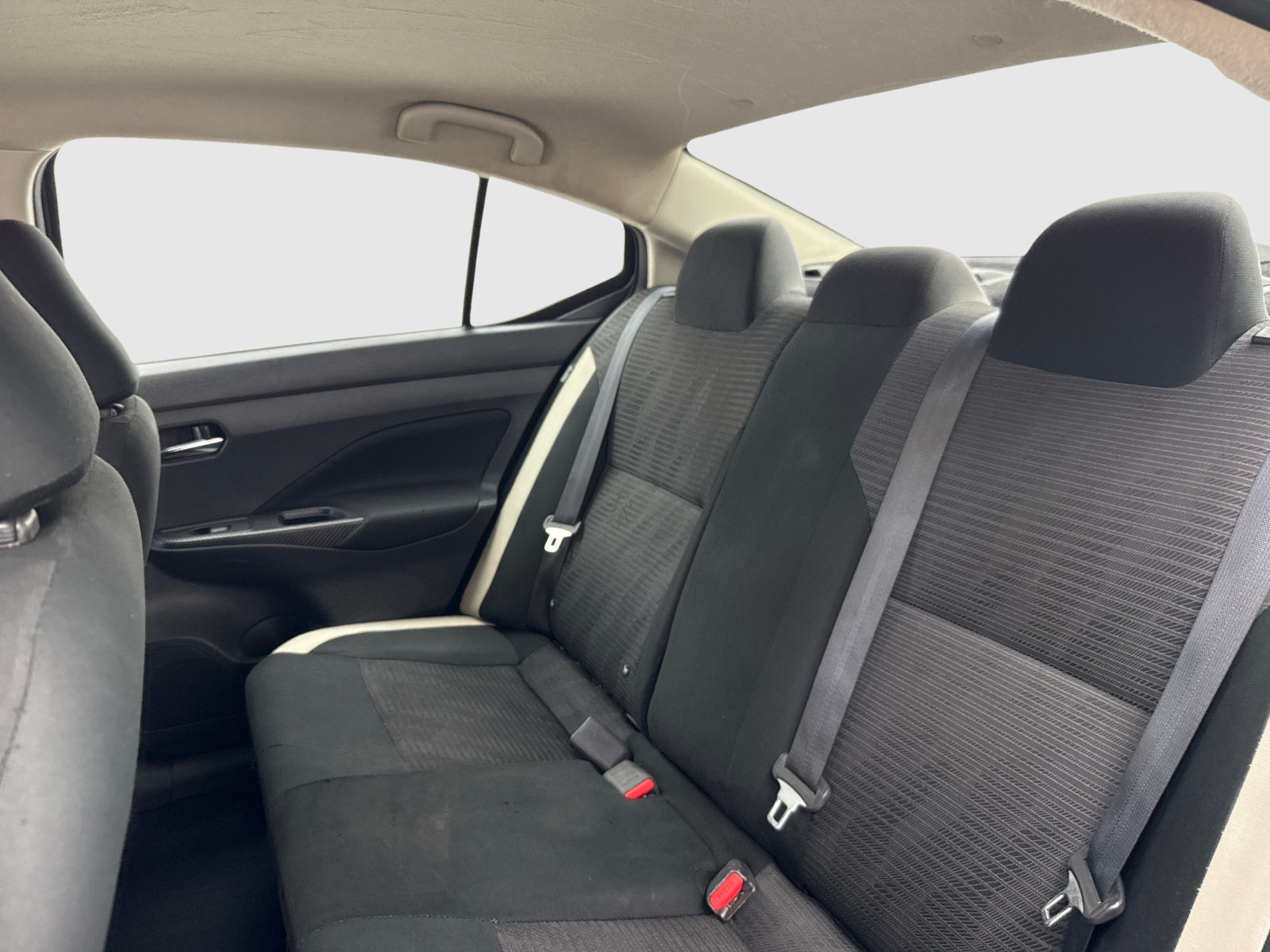 Used 2021 Nissan Versa SV FWD image 34