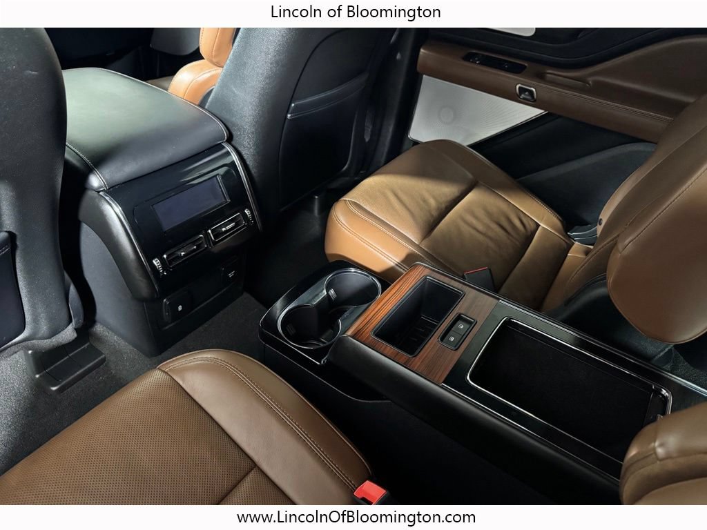 Used 2020 Lincoln Aviator Reserve w/ Equipment Group 202A AWD/4WD image 13