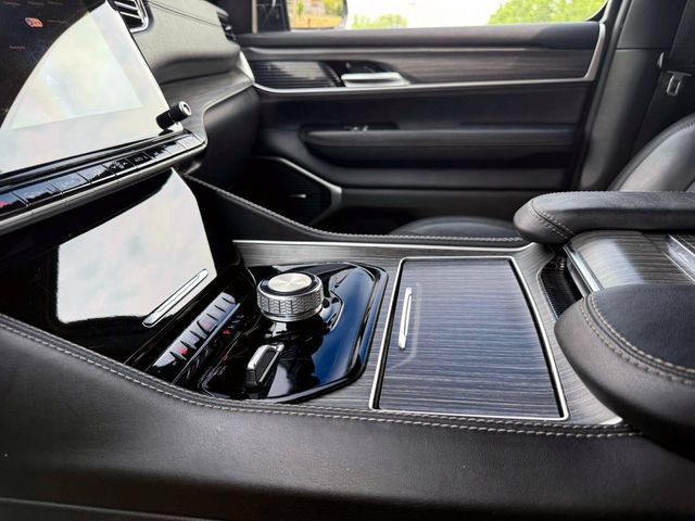 Certified 2024 Jeep Wagoneer Series II w/ Flexible Seating Group AWD/4WD image 27