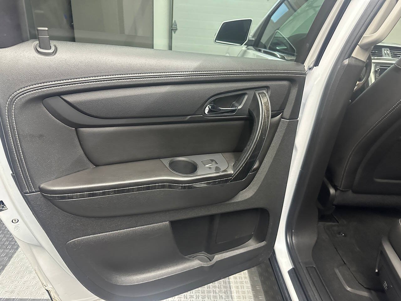 Used 2016 GMC Acadia SLT w/ Open Road Package AWD/4WD image 24