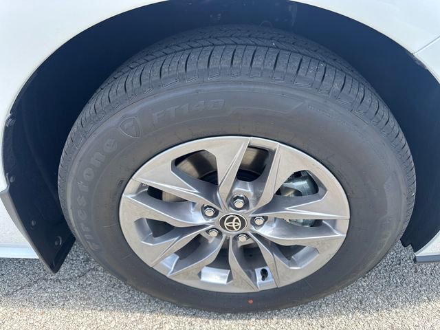New 2026 Toyota Sienna XLE FWD image 11