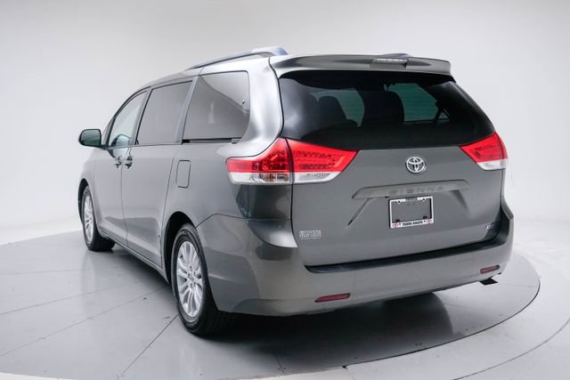 Used 2014 Toyota Sienna XLE FWD image 7