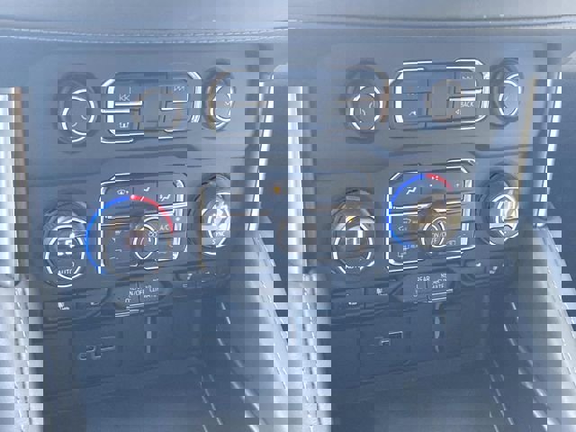 Used 2022 Chevrolet Tahoe Z71 w/ Luxury Package image 26