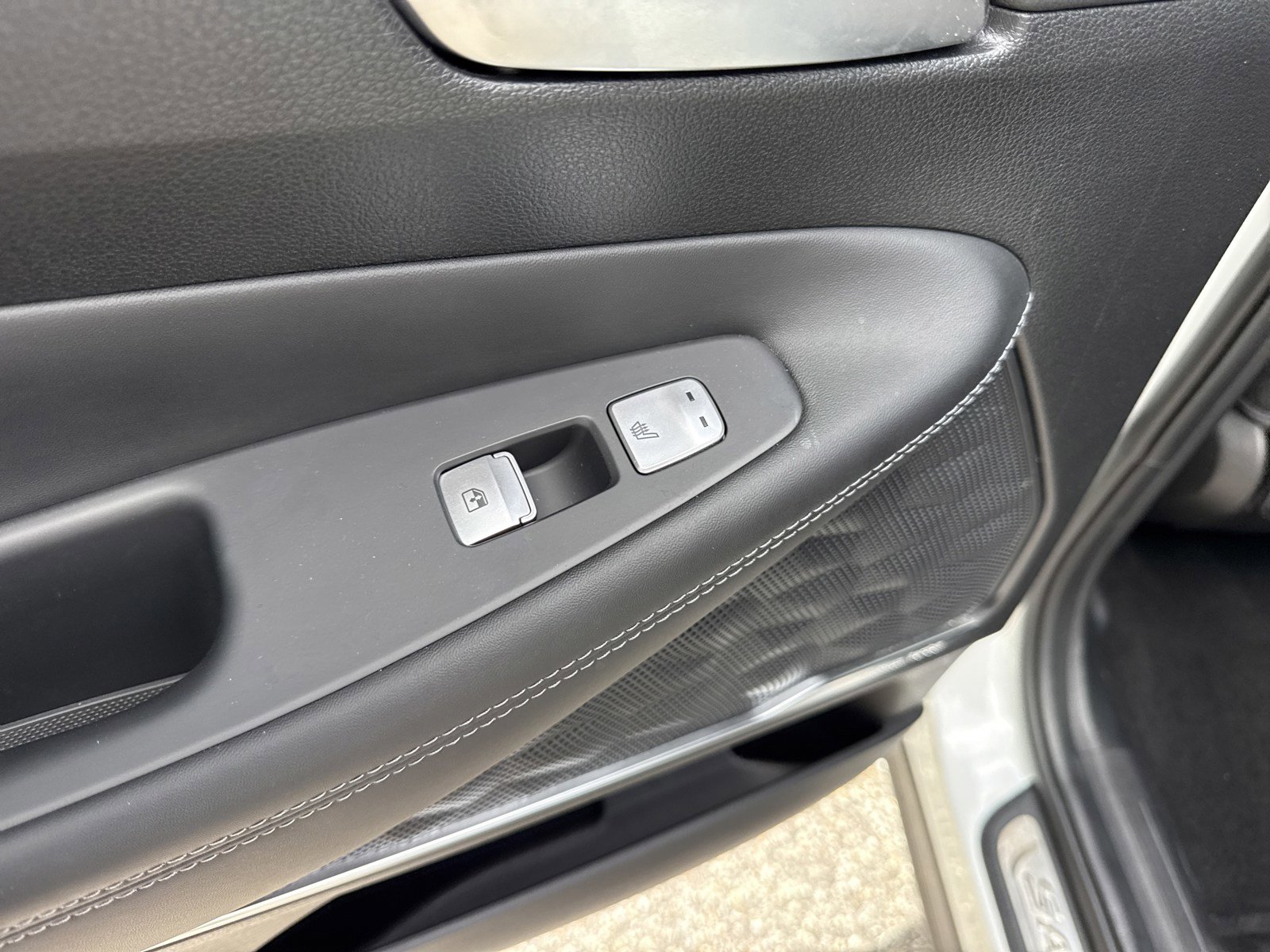 Used 2023 Hyundai Santa Fe Calligraphy image 15