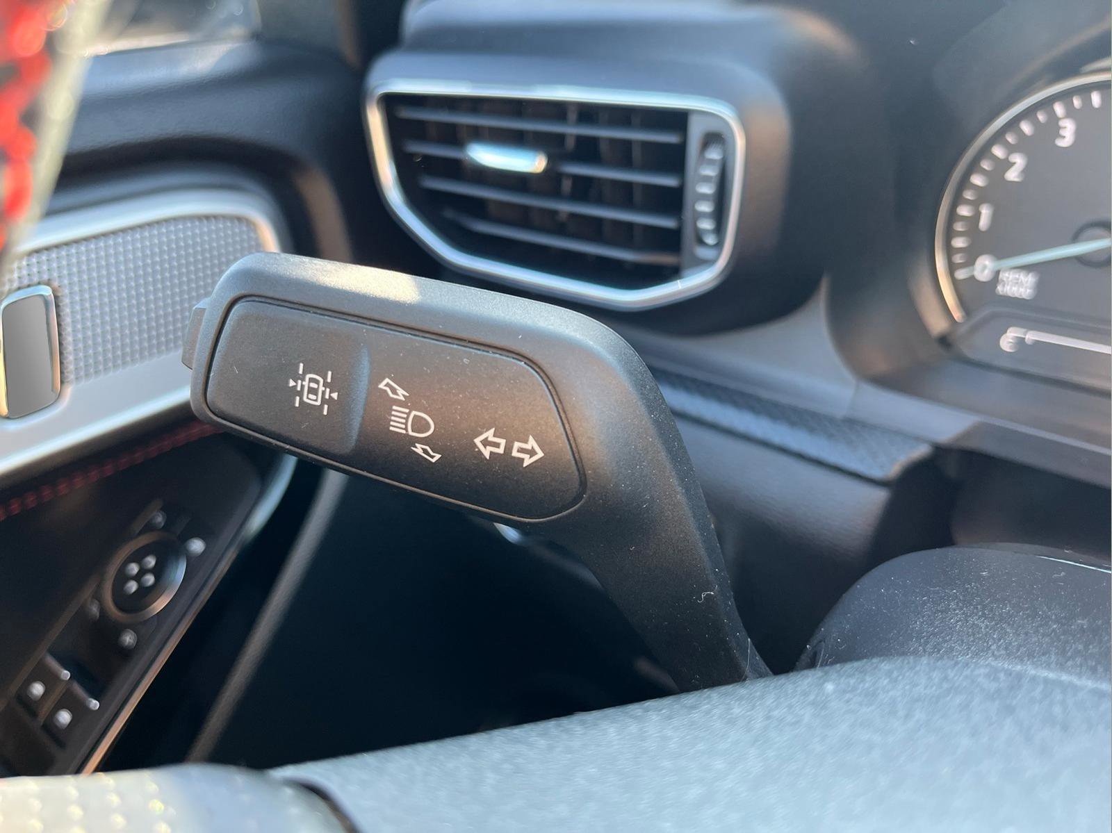 Used 2024 Ford Explorer ST-Line w/ Class IV Trailer Tow Package image 16