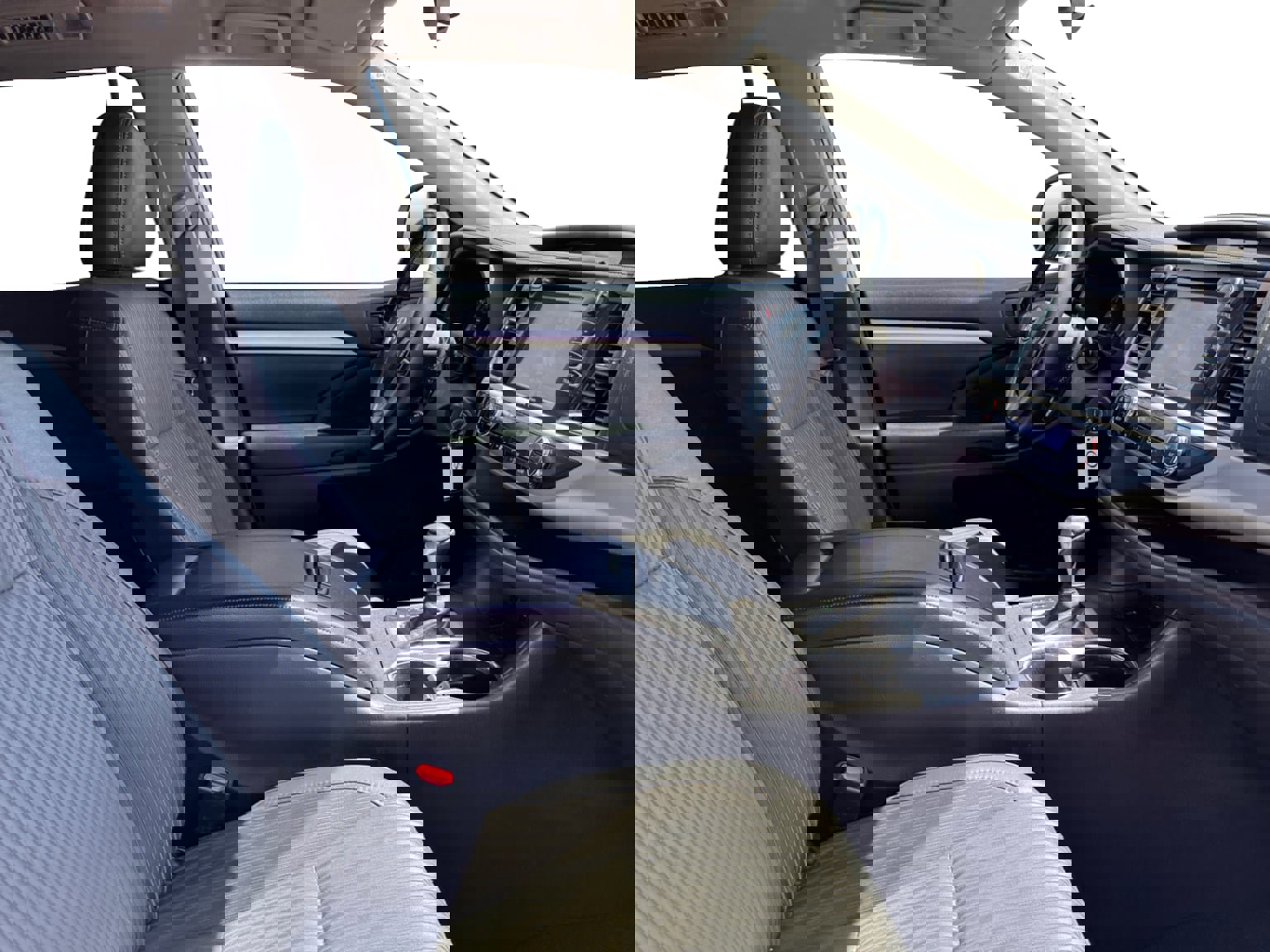 Used 2019 Toyota Highlander Plus FWD image 17