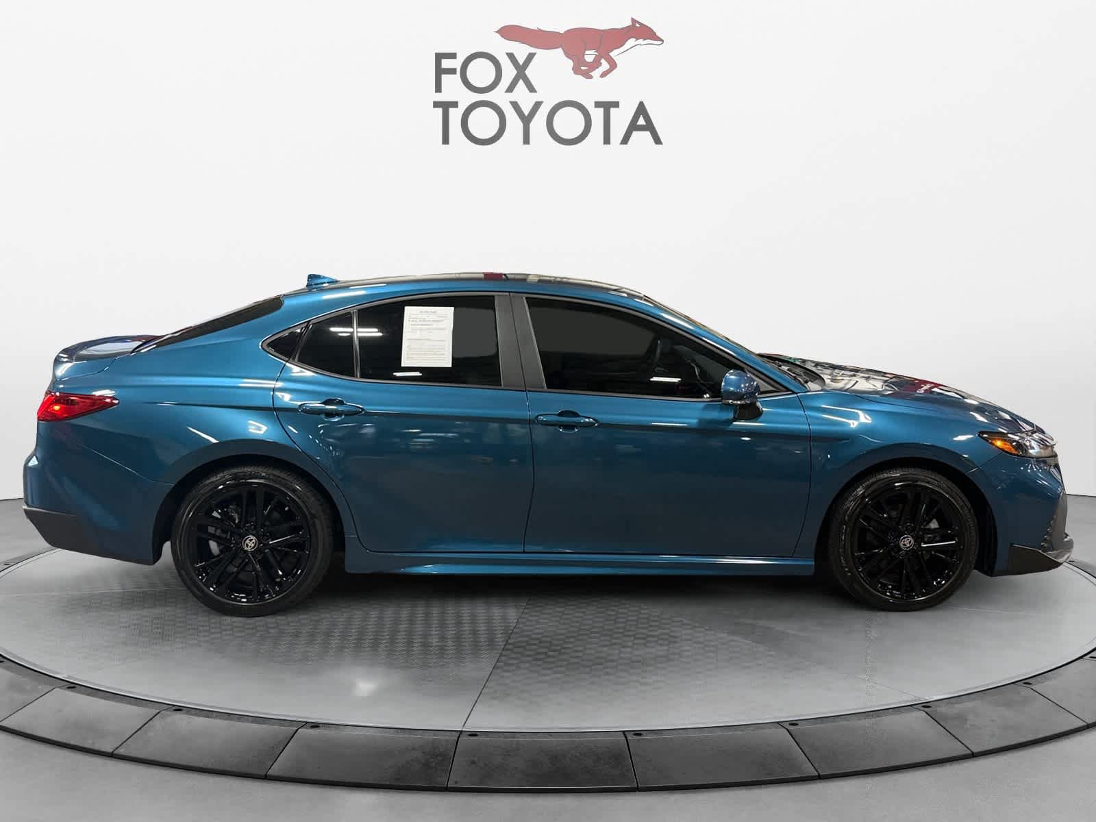 Used 2025 Toyota Camry SE FWD image 7