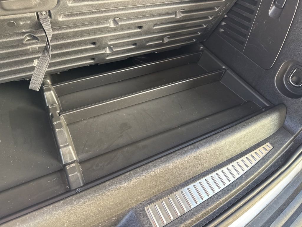 Used 2017 Cadillac Escalade ESV Luxury image 56