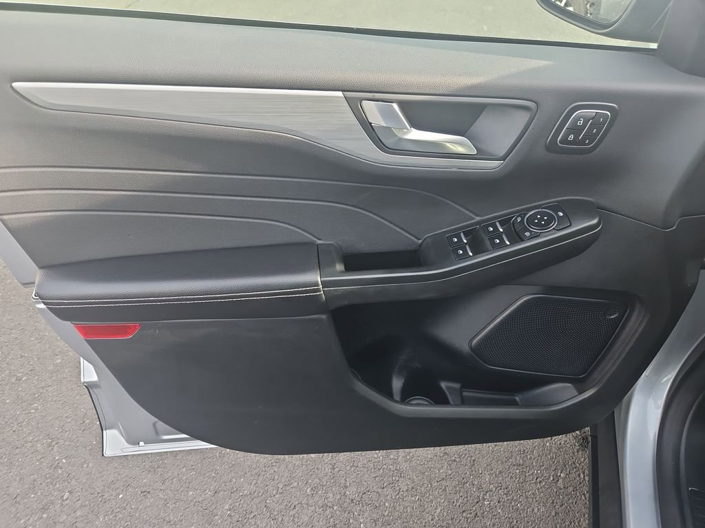 Used 2024 Ford Escape Platinum image 12