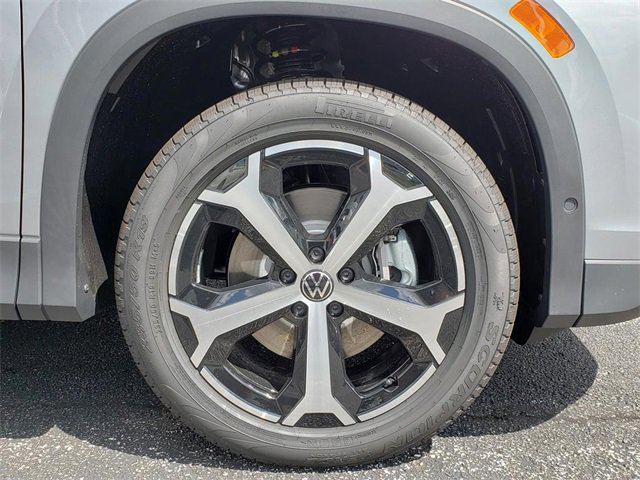 New 2025 Volkswagen Tiguan SE image 12