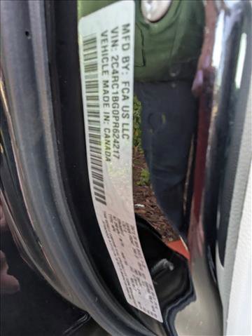 Used 2023 Chrysler Pacifica Touring-L image 25