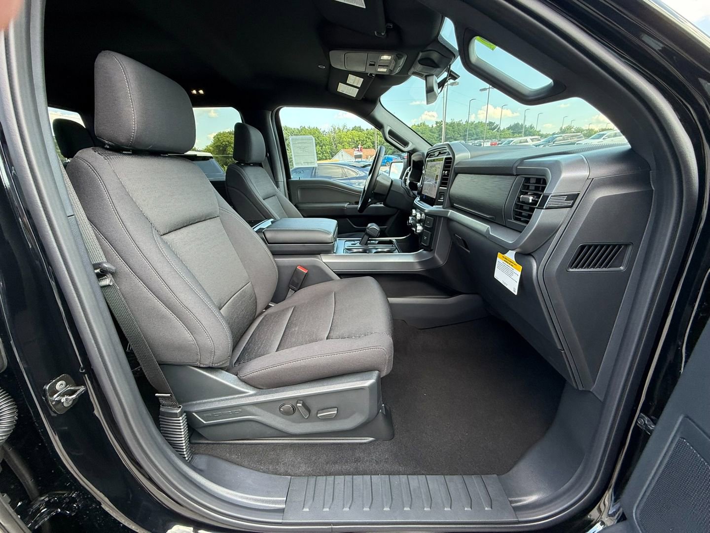 New 2025 Ford F150 XLT w/ Equipment Group 302A MID image 9